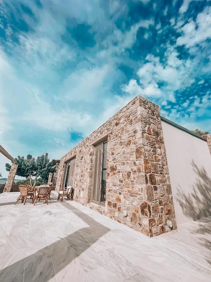 Stone Built House Next To The Beach Amolianí Villa