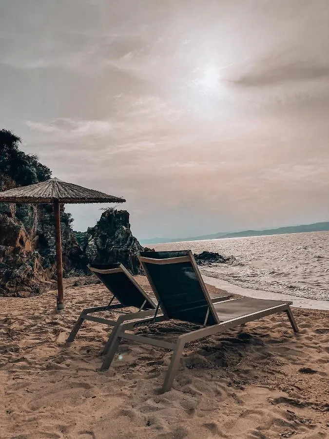 Villa Stone Built House Next To The Beach Amolianí