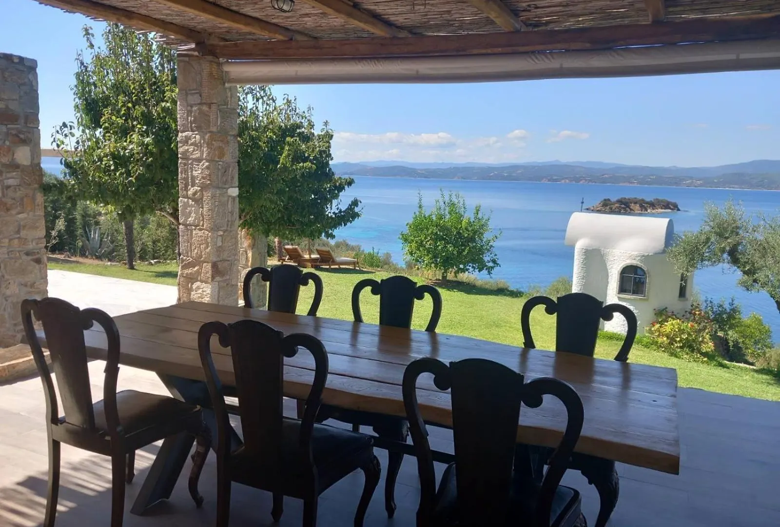 Stone Built House Next To The Beach Amolianí Villa
